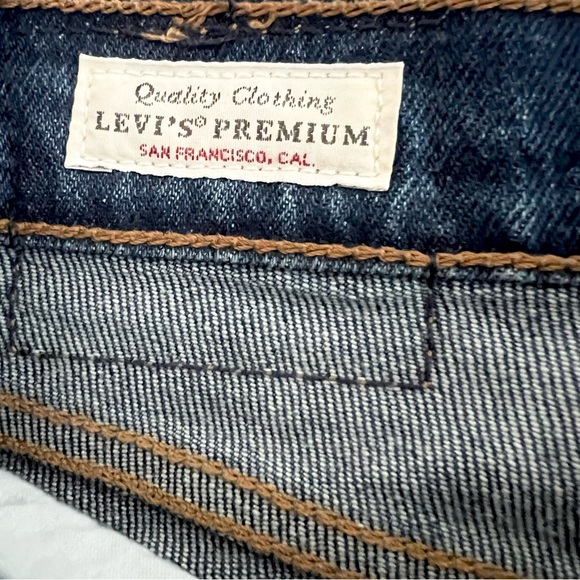 Levi’s Wedgie Straight Jeans Size 26 - Dark Wash Raw Hem - Picture 11 of 16